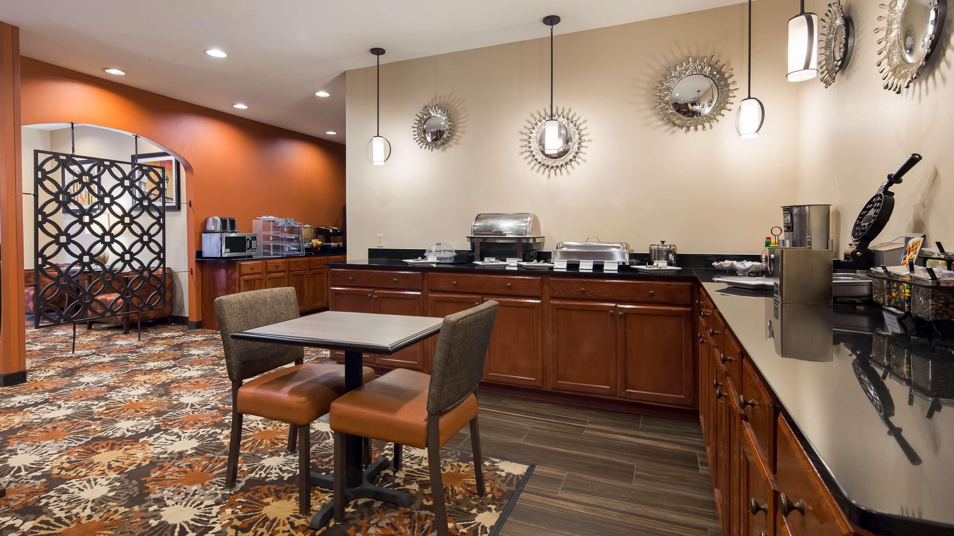 Best Western Plaquemine Inn Bagian luar foto