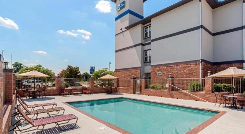 Best Western Plaquemine Inn Bagian luar foto